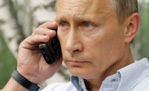 putin telefo