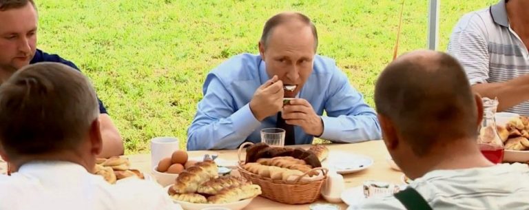 putin yemek
