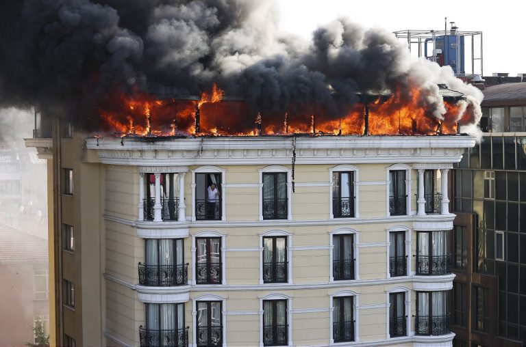 Ankara Maltepe'de otel yangını