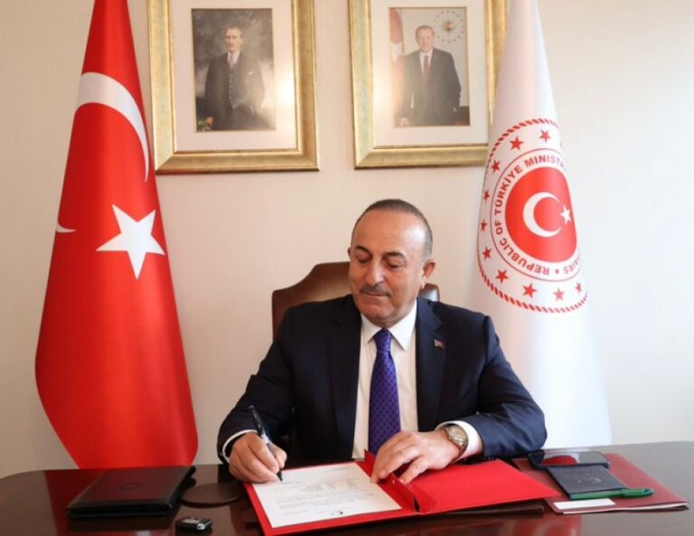 cavusoqlu imza