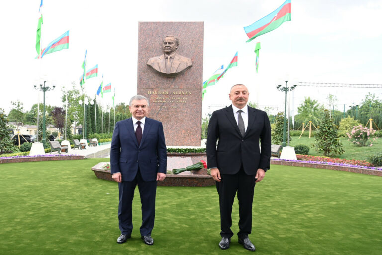 ilham ozbek daskend
