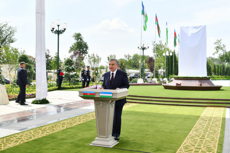 ozbek prez