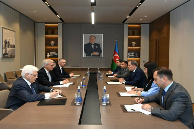 lavrov xin baki