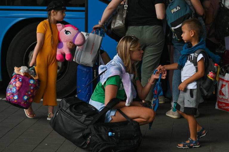 2022-06-16T000000Z_1907434153_MT1NURPHO0000WJDGL_RTRMADP_3_MORE-PEOPLE-CONTINUE-TO-RETURN-TO-UKRAINE-pic_32ratio_900x600-900x600-91743