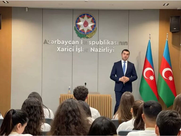 ayxan
