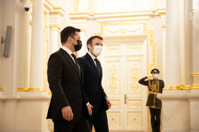 upload-2022-02-08T114026Z_70452647_RC2NFS9UUX92_RTRMADP_3_UKRAINE-CRISIS-MACRON-ZELENSKIY-pic_32ratio_900x600-900x600-72763