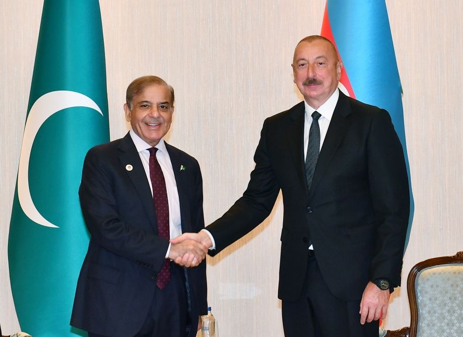 Prezident İlham Əliyev Şahbaz Şəriflə telefon danışdı
