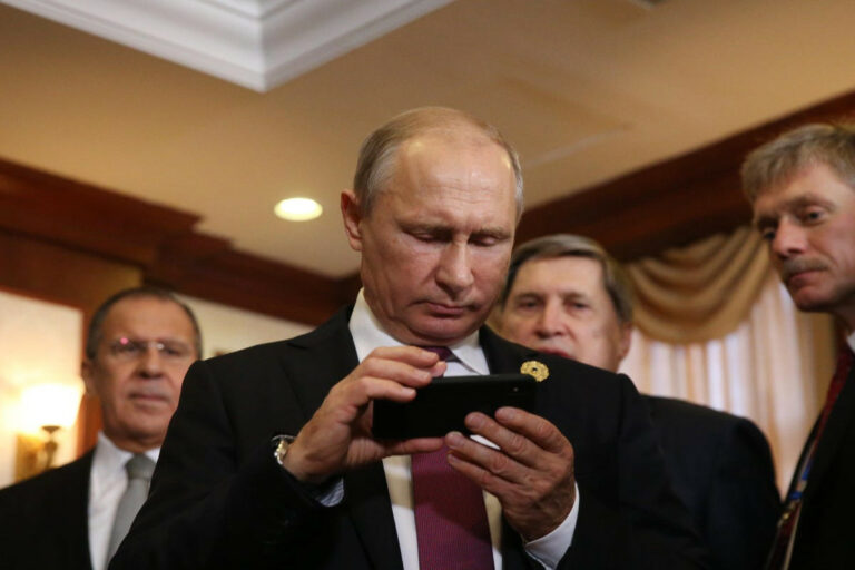 putin telefon