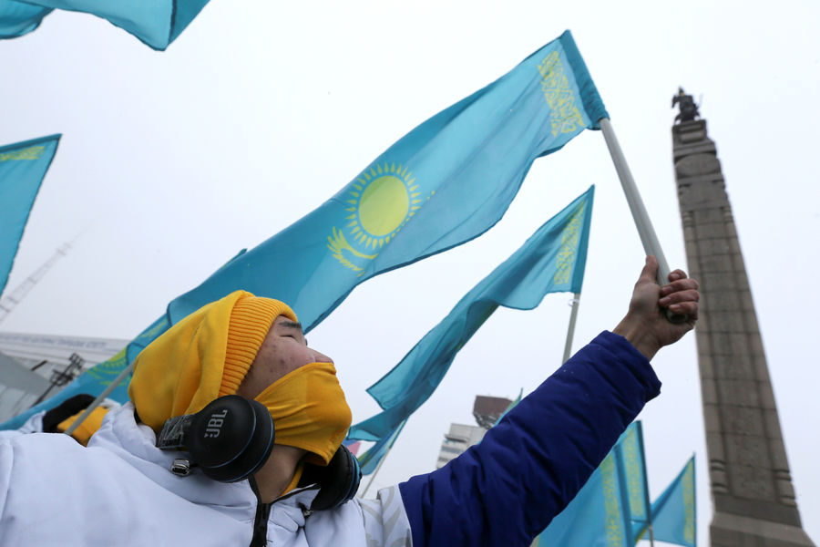 2020-12-16T101012Z_542602789_RC2AOK9EDPO1_RTRMADP_3_KAZAKHSTAN-INDEPENDENCE-pic_32ratio_900x600-900x600-95303