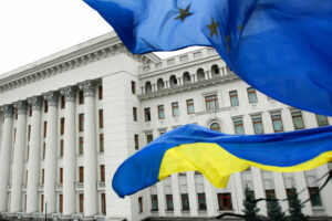 2014-02-22T120000Z_983303181_GM1EA2M1DF901_RTRMADP_3_UKRAINE-CRISIS-ADMINISTRATION-pic_32ratio_900x600-900x600-58549