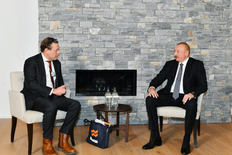 ilham davos