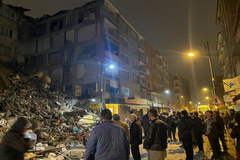 zelzele turk
