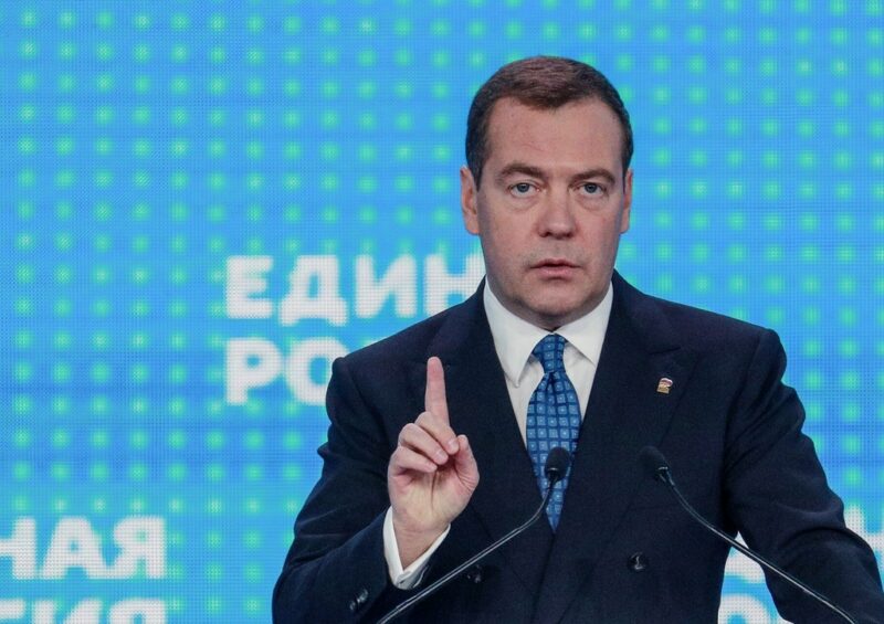 “”Ukraynaya qoşun göndərilsə, Vaşinqton, London və Parisə nüvə zərbəsi endirəcəyik” –Medvedev