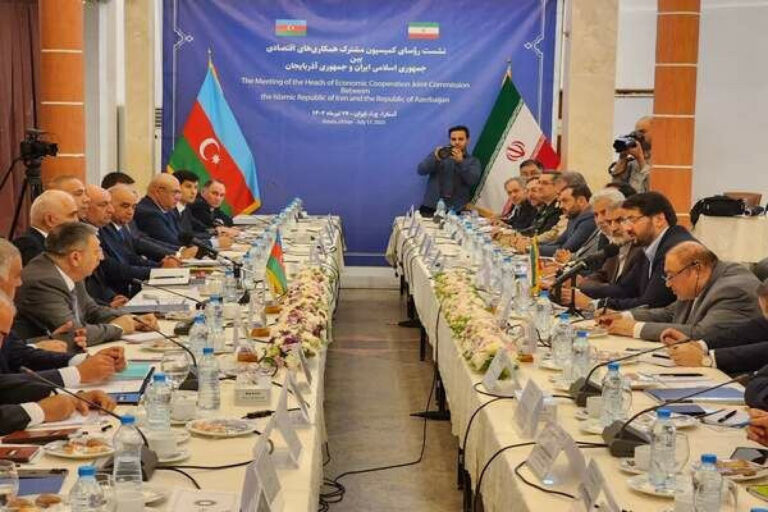 az iran komis