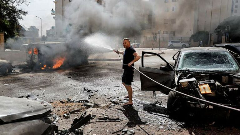 2023-10-07T083325Z_1136933447_RC2KN3AUZVHC_RTRMADP_3_ISRAEL-PALESTINIANS.JPG