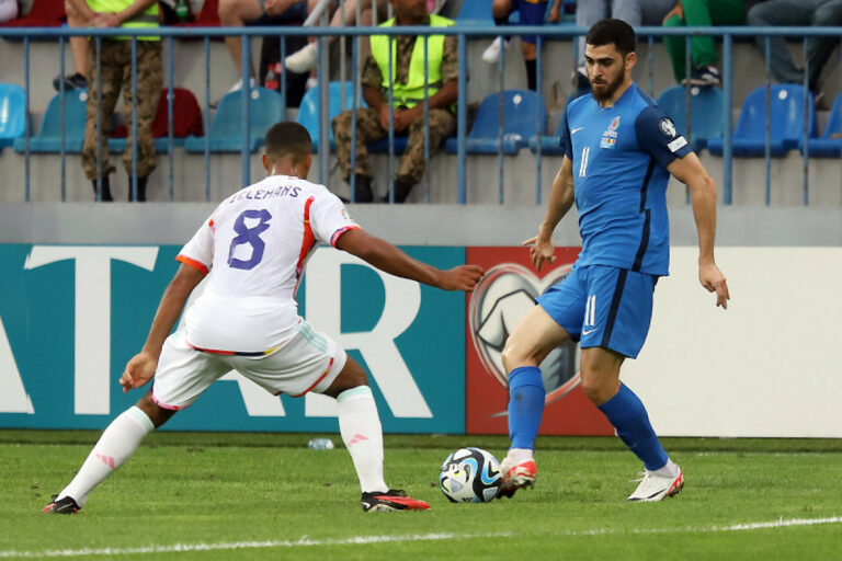 azeri eston