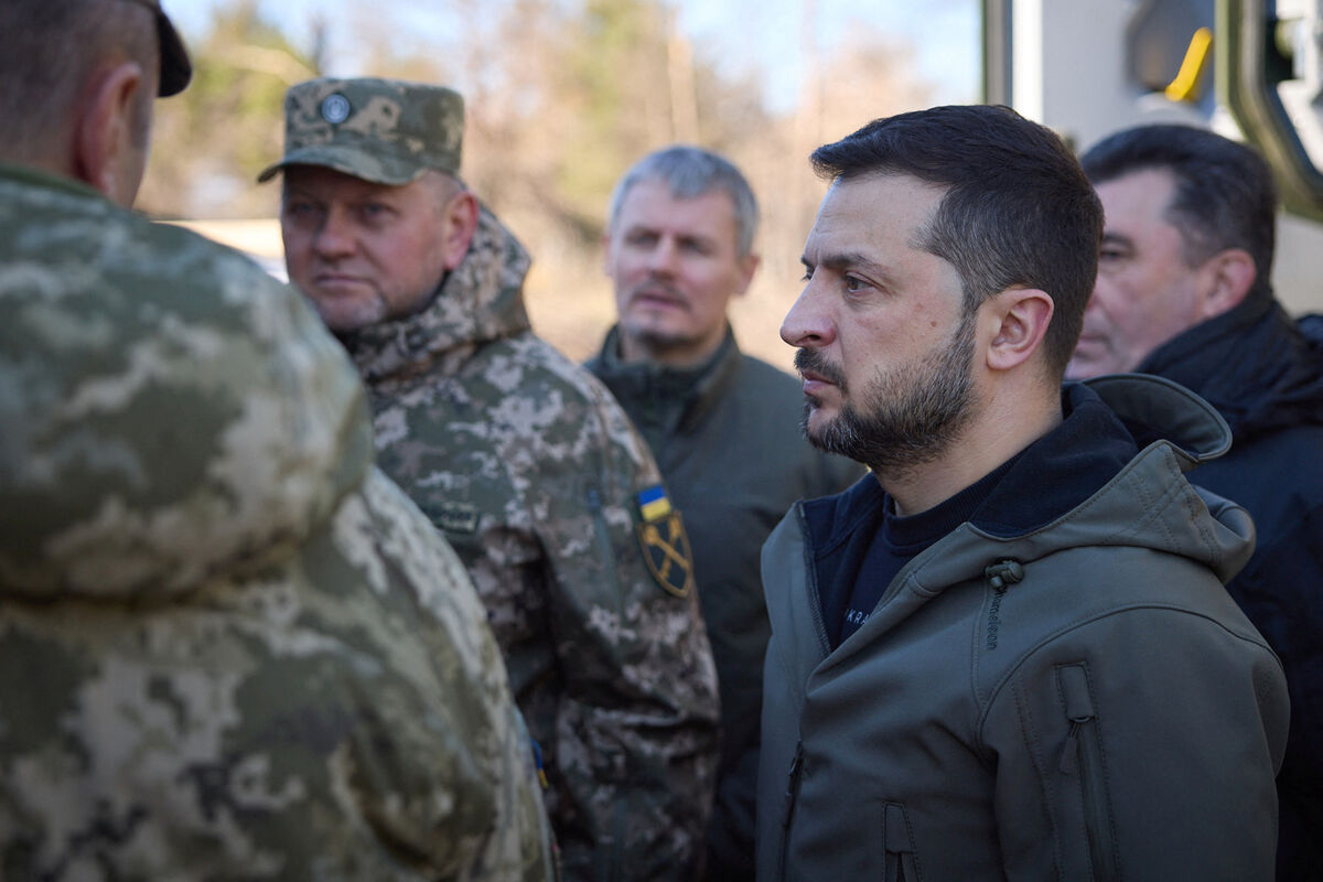 2023-11-04T113651Z_580422731_RC2B64AOQ8W5_RTRMADP_3_UKRAINE-CRISIS-ZELENSKIY-pic_32ratio_1200x800-1200x800-76241
