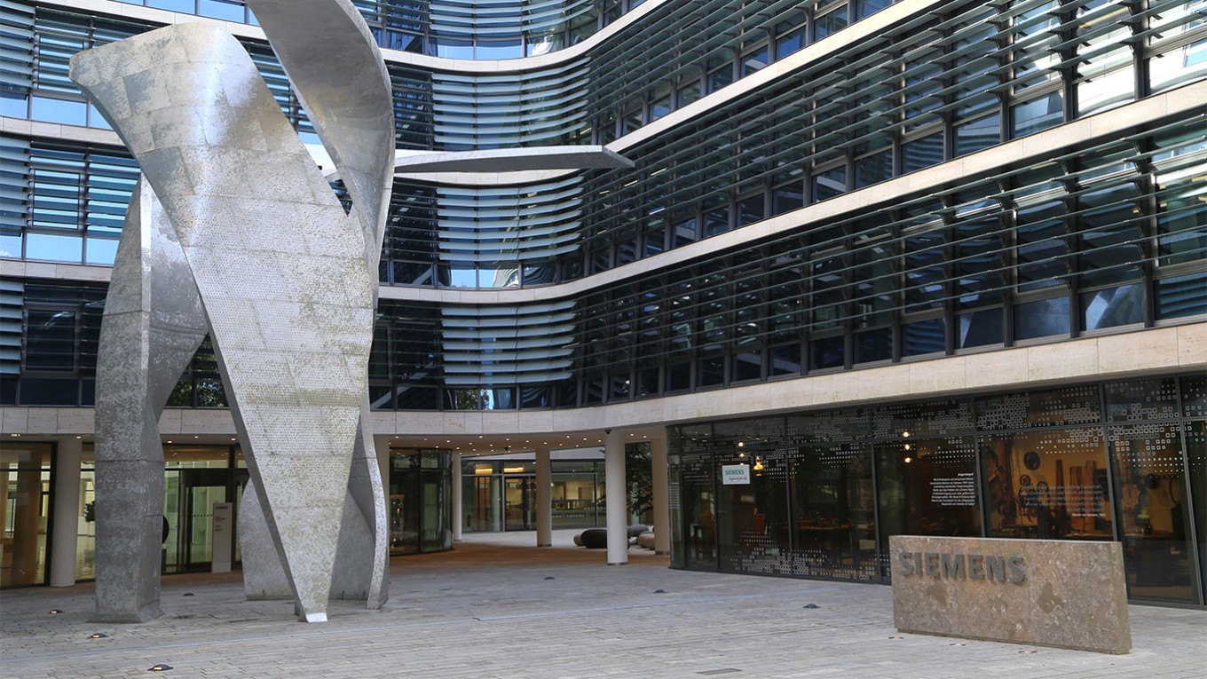 The_Wings_created_by_Studio_Libeskind_Wittelsbacherplatz_Siemens_Konzernzentrale_Muenchen-10