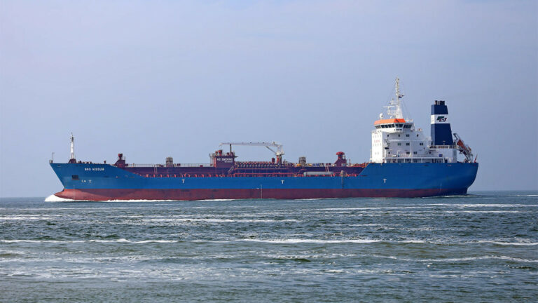 00_0558_Oil_tankers-2-2