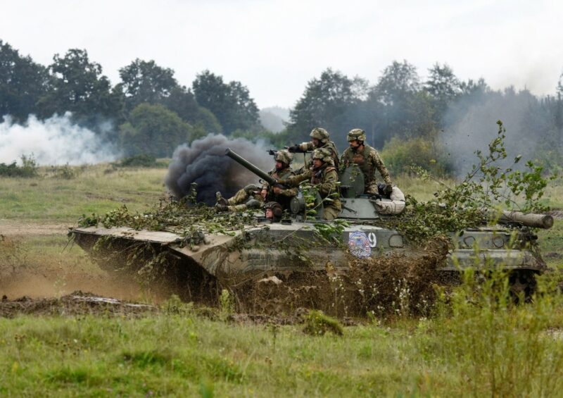 “ABŞ hərbi dəstəyi davam etdirməyi düşünərkən Ukrayna bəzi ərazilərini itirib”- ŞMIQAL