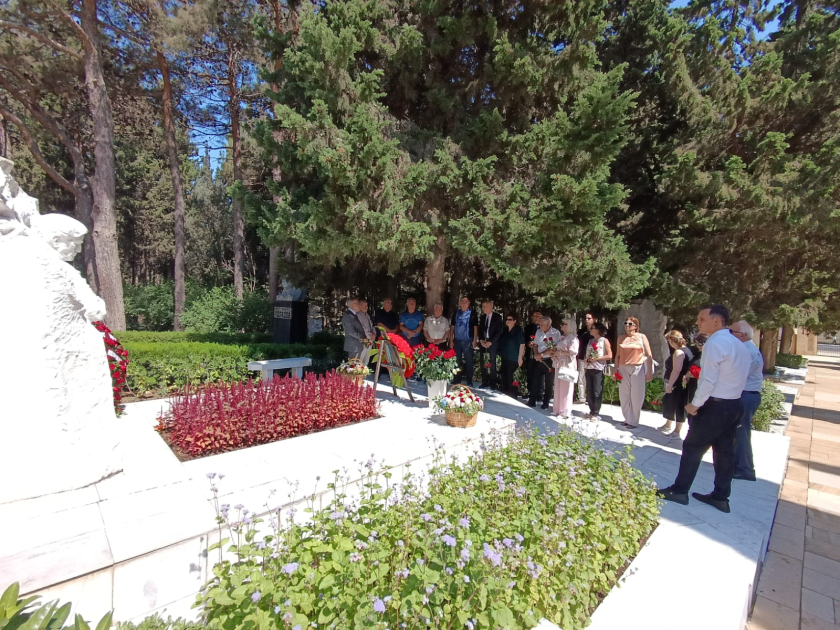 niyazi mezar