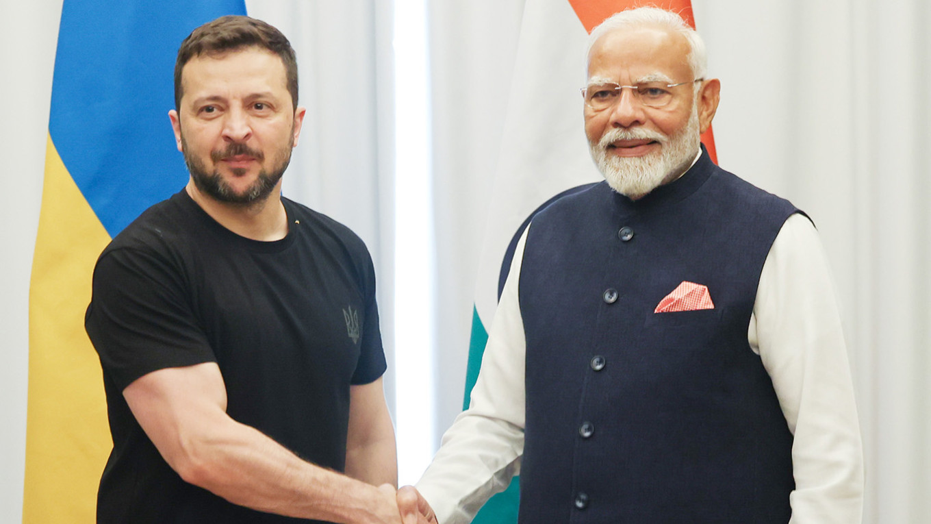 Prime_Minister_Of_Bharat_Shri_Narendra_Damodardas_Modi_with_President_Of_Ukraine_Mr_Volodymyr_Zelenskyy