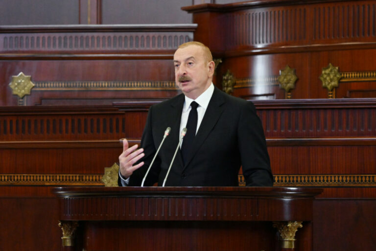 ilham parlament03
