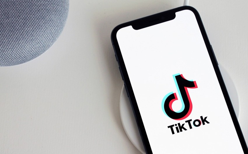 “TikTok”