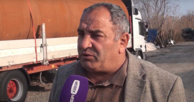 daşıdığı yükü həyətində girov saxladı