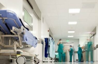 plastik cərrahın lisenziyası ləğv edildi