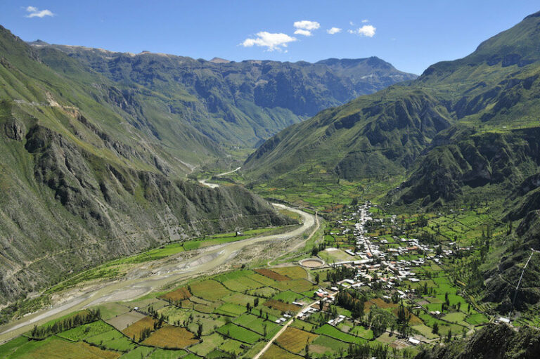 Rafting+in+Peru+-+Cotahuasi+Valley+-+Arequipa