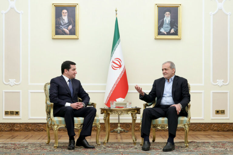 Prezident İlham Əliyev Pezeşkianı