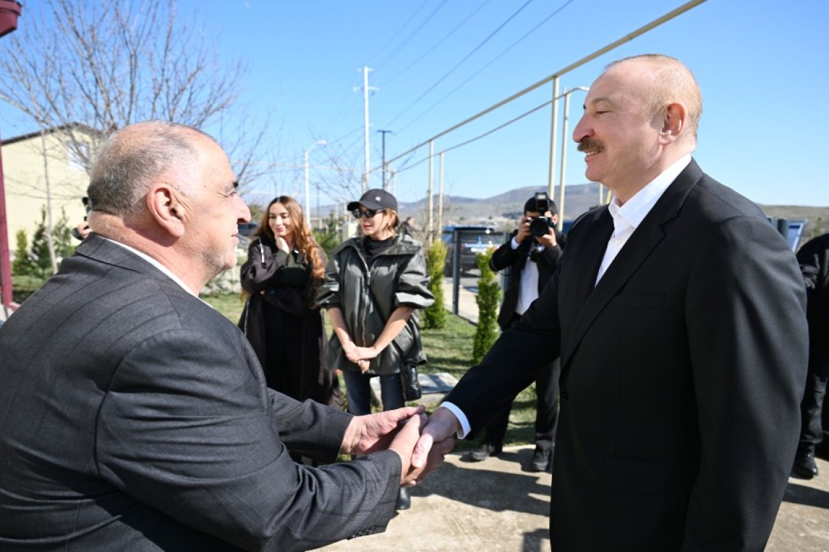 Prezident İlham Əliyev Xocavənd kəndində görülmüş işlərlə tanış olub