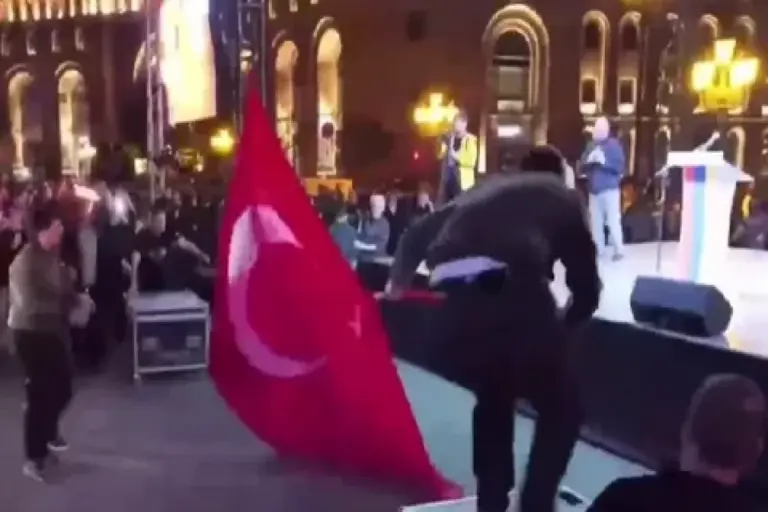bayraq turk
