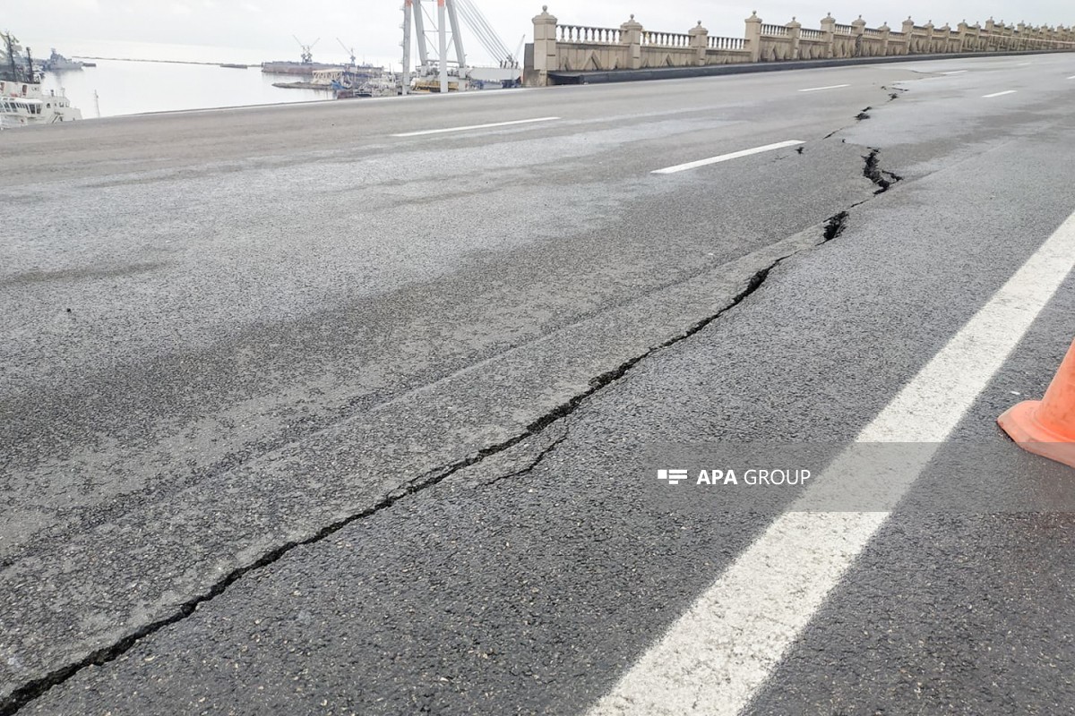 Bibiheybət yolunda torpaq sürüşməsi təhlükəsi yaranıb –