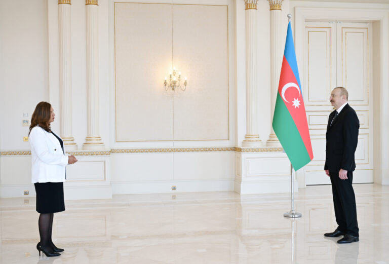ilham kolumb sef