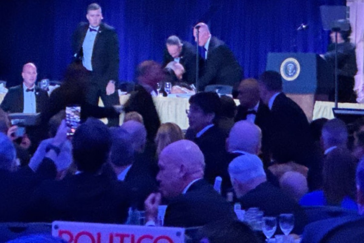 Prezident Trampa qarşı sui-qəsd: Atəş açıldı, partlayışlar baş verdi –