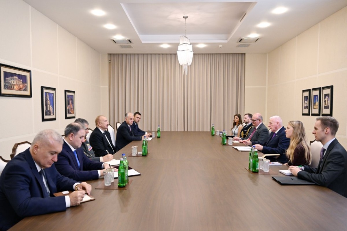 Prezident İlham Əliyev Britaniyanın dövlət nazirini qəbul edib